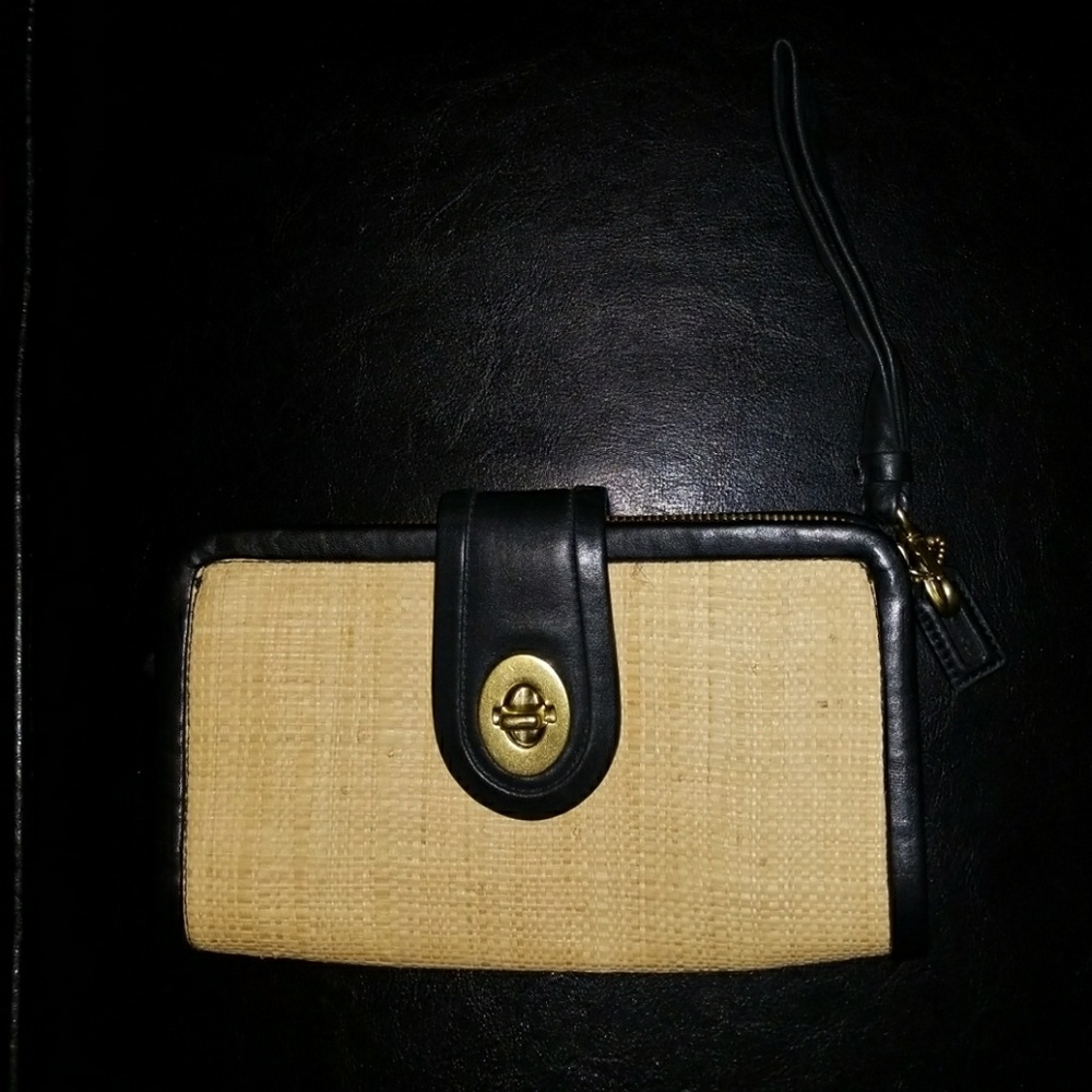 COACH NATURAL STRAW & BLACK LEATHER WRISTLE